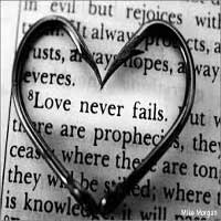 corazon-biblia-amor-no-falla