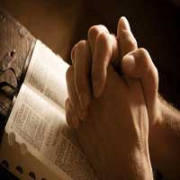 oracion-manos-juntas-biblia