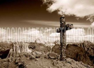 cruz de cristo en el monte